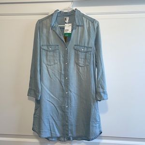 H&M Denim Shirtdress. Size 10. Light blue. NWT